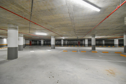 Alquiler Oficina En San Isidro Plaza, Martínez