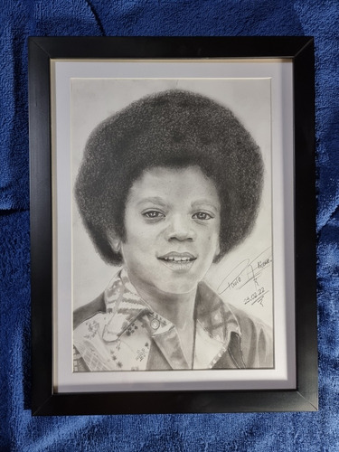 Encomenda De Desenhos Realistas Em Grafite A4 Emoldurado