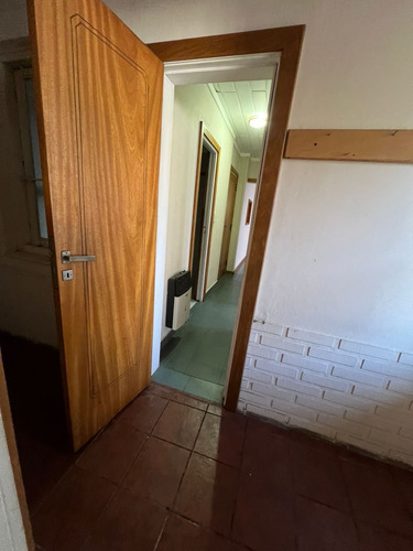 Casa Con Galpón En Barrio Las Avenidas