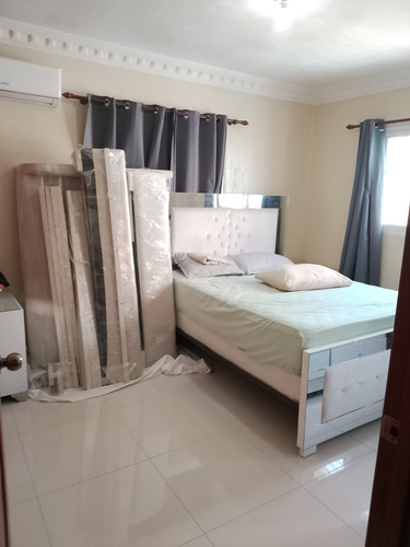 Amplio Apartamento 4to Piso En Res. Man Detrás De La Sirena