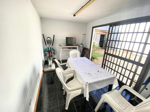 Venta Casa De 3 Dormitorios En Barrio San Martín