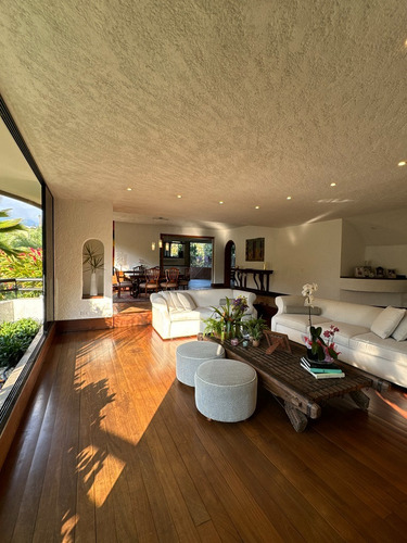 Pb En Alquiler 600 M2 Colinas De Tamanaco