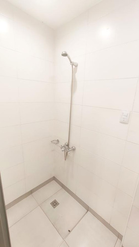 Local Comercial A Estrenar | 358 M² Cubiertos | Baños | Fray Luis Beltran