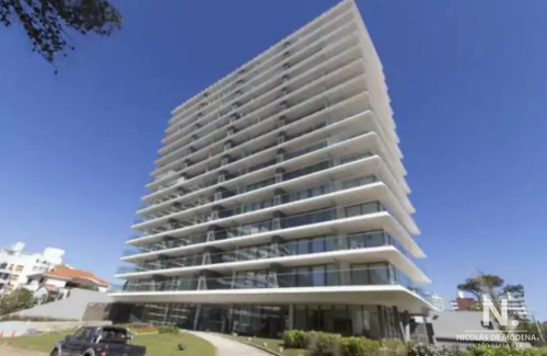 Alquila Y Vende Apartamento De 2 Dormitorios Con Vista Al Mar, En Brava Punta Del Este.