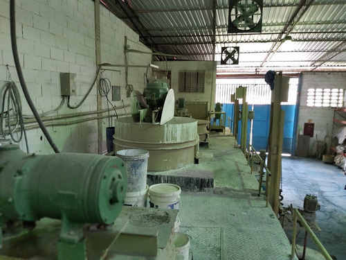 Vendo Fabrica De Pinturas En Pleno Funcionamiento, Galpón, Fondo De Comercio Y Patente.