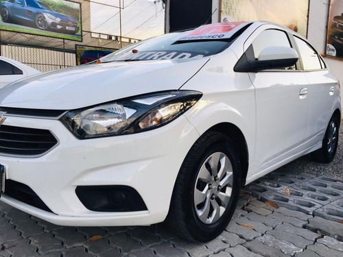 Imagem 4 de 8 de Chevrolet Onix Hatch 1.0 8v Flex Power