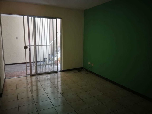 Imagen 4 de 10 de Venta Casa Condominio Villa Atlantis Zona 17