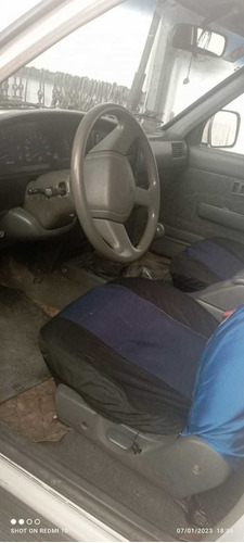 Imagen 13 de 17 de Toyota Hilux 2001 3.0 D/cab 4x4 D Sr