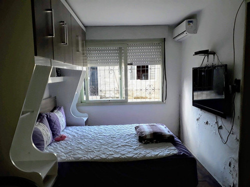 Casa Em Jardim Leopoldina Com 3 Dormitórios - Ot7278