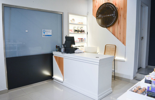 Imagen 4 de 30 de Local Con Oficinas En Alquiler En Punta Chica.