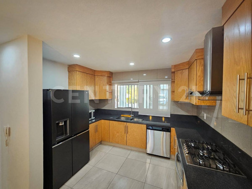 ¡casa En Venta En Santillana Parque Residencial! ¡zona Solares En Zapopan!