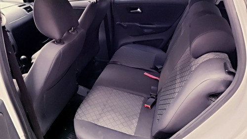 Imagen 11 de 22 de Volkswagen Fox 5p Confort Pack 2015