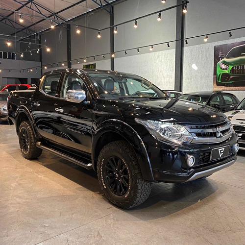 Imagem 3 de 15 de Mitsubishi L200 2.4 Triton Sport Hpe S Cab. Dupla 4x4 Aut.