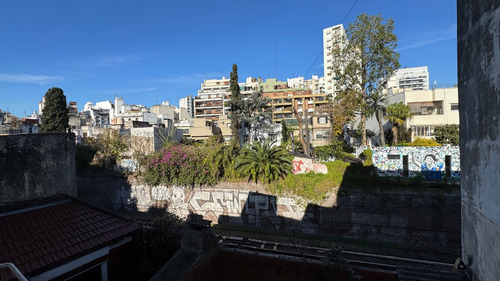 Venta De Amplio 2 Amb En Almagro