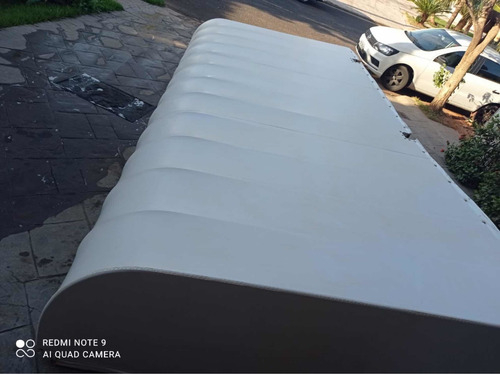 Imagem 1 de 2 de Toldo 4 X 1,85