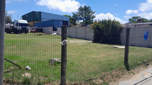 Venta De Terreno Centrico En Maldonado