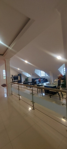 Chalet Moderno De 5 Hab 7 Baños 8 Puestos Porcelanato