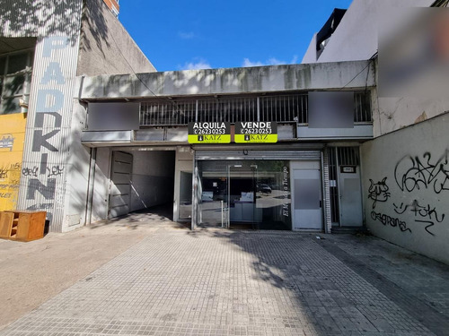 Imagen 3 de 27 de Depósito -rivera Prox Luis Alberto De Herrera, 668 M2 Edificados , 10, 5 Mts De Frente !!