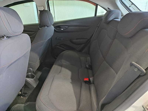 Imagem 8 de 9 de Chevrolet Onix Lt 1.4 2015