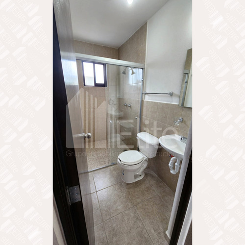 Casa Con Roof Garden En Venta En Misión Montejo Queretaro