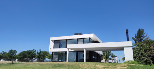 Casa En Alquiler Anual En Barrio El Cazal