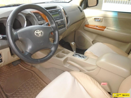 Toyota Fortuner 4x2 - Automática
