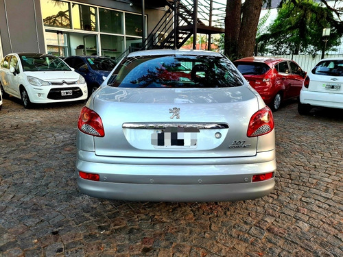 Peugeot 207 Compact Xt Hdi 1.4 2011 118.000km Fcio T/usado