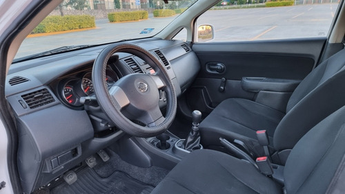Imagen 7 de 11 de Nissan Tiida 2018 1.8 Sense Sedan Mt