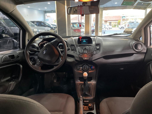 Imagen 9 de 11 de Ford Fiesta 1.6l S Plus