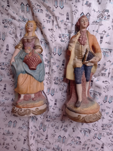 Par De Figuritas De Porcelana Antiguo 