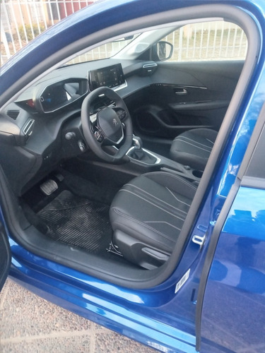 Imagen 11 de 15 de Peugeot 208 Feline