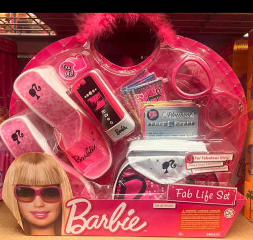 Set De Modas Y Accesorios Barbie Fashionista Envío Inmediato (Usado)