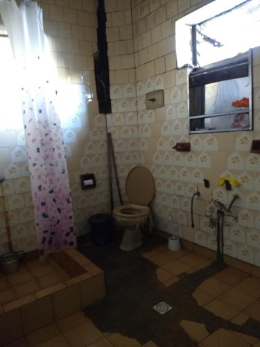 Tipo Casa Al Frente A Reciclar .