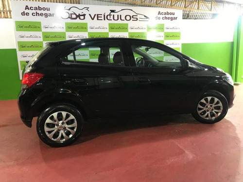 Chevrolet Onix Onix 1.4 MPFI LT 8V FLEX 4P MANUAL