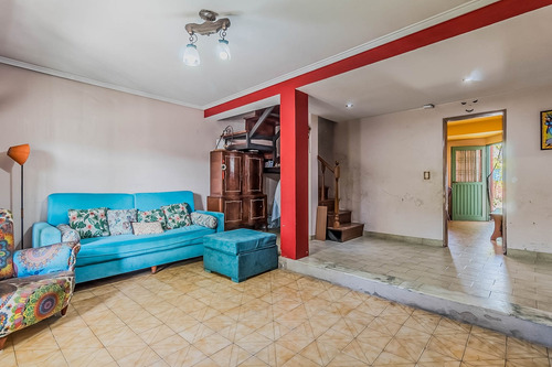 Encantadora Casa De 5 Ambientes Con Amplios Espacios Y Excelente Ubicación