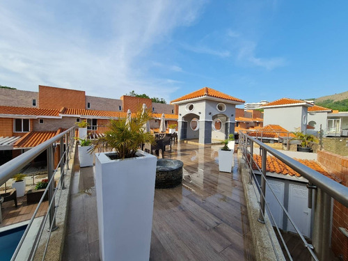Imagen 3 de 12 de Venta Townhouse Valles De Camoruco Carmen Gonzalez