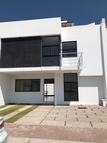 Preciosa Residencia En La Condesa Juriquilla, Jardín, 3 Reca