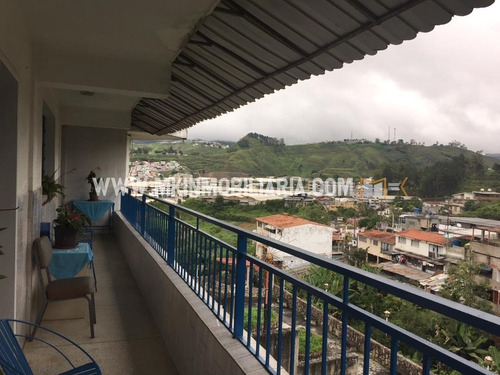 Imagen 25 de 29 de Mk Inmobiliaria Vende Espectacular Quinta En El Vigía, Calle Santa María, Los Teques / 04126968207