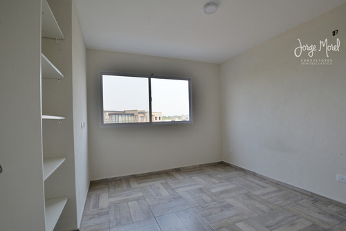 Casa Interno #200-300 - Pilar Del Este - San Eduardo - 447m2 #id 8275