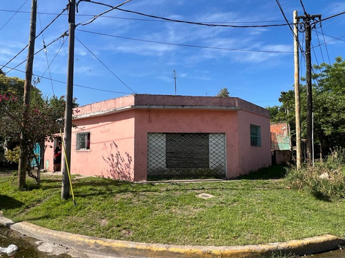 Ituzaingo Norte, A 1 Cdra. De G. Udaondo Y A 4 De N. Repetto, Casa Para Reciclar