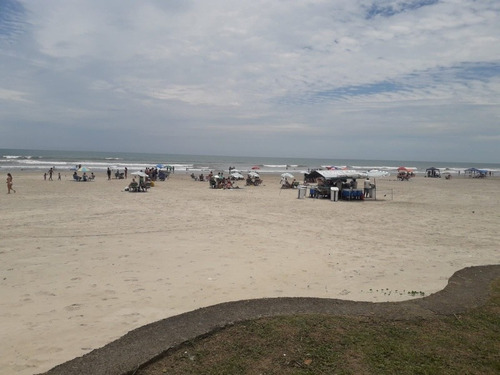 Imagem 13 de 14 de Kitnets Na Praia. Prédio Pé Na Areia Frente Mar