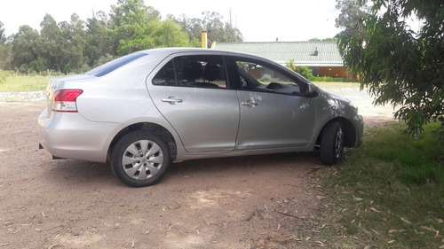 Toyota Yaris 1.5 Sedan Premium 5vel Aa Ee Ra Mt 2011