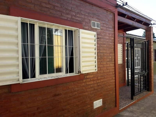 Departamento De Pasillo En El Barrio Fisherton