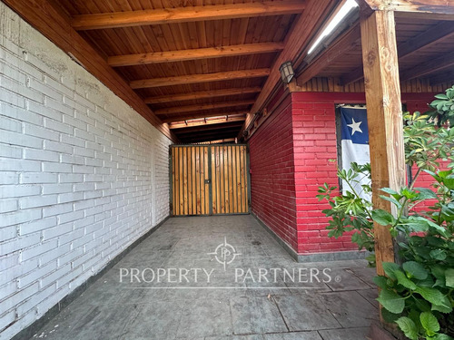 Amplia Propiedad En Sector Residencial Con Excelen...