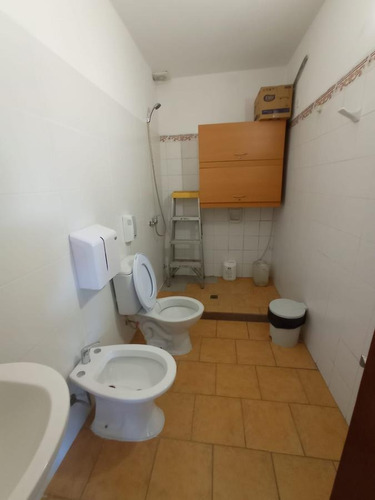 Imagen 17 de 30 de Gran Deposito Con Oficinas , 1100 M2 Proximo Al Puerto Con Renta De U$s 3500 !!