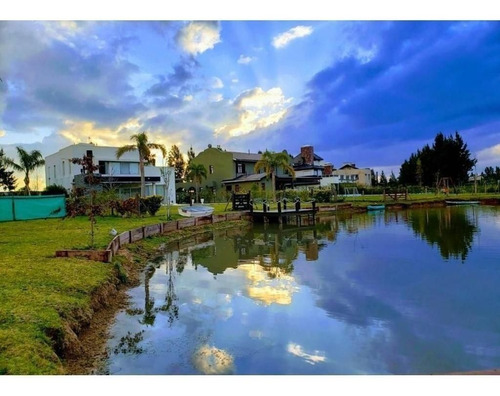 Imagen 11 de 18 de Dpto Venta 4 Ambientes Canning Vista Lago