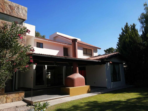 Casa En Venta En Balvanera Con Vista Al Bosque