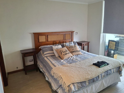 Departamento En Arriendo De 2 Dorm. En Edificio Infinity