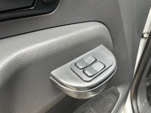 Imagen 15 de 22 de Volkswagen Amarok 2.0 Cd Tdi 140cv 4x2 Startline