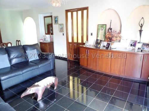 Espectacular Ph En Venta En Hermoso Edificio De Los Chaguaramos Mls#25-10496 - Jca